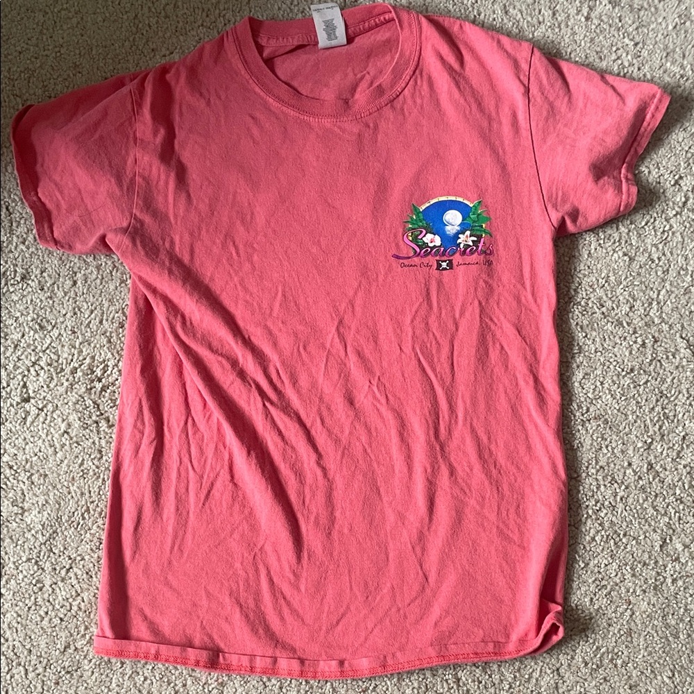Gildan Coral Pink Short Sleeve Tee with Beach Logo